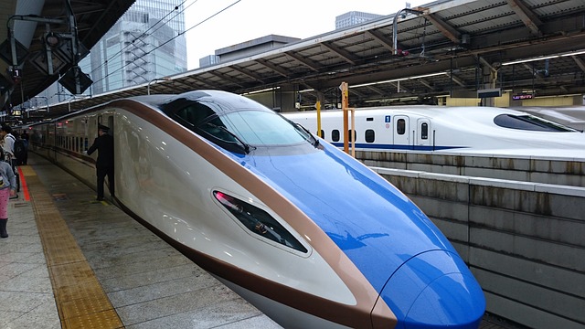 新幹線の車内での車掌の仕事