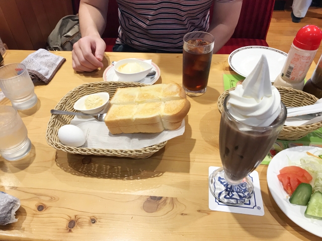 コメダ珈琲で最高の滞在時間！長居するための秘訣とは？