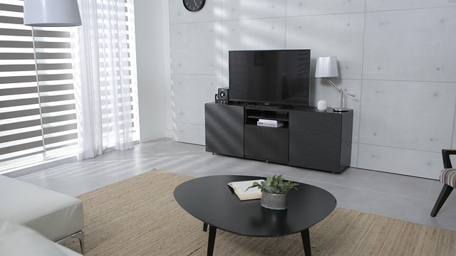 夜中にテレビが自動でつくのはなぜ？