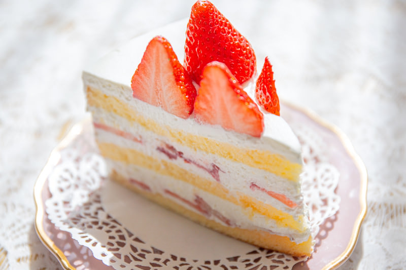 ケーキがきれいに保存できる！タッパーの選び方と使用方法