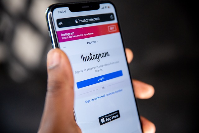 Instagramのライブ配信ボタンが見当たらない？消えた原因と対処のポイント
