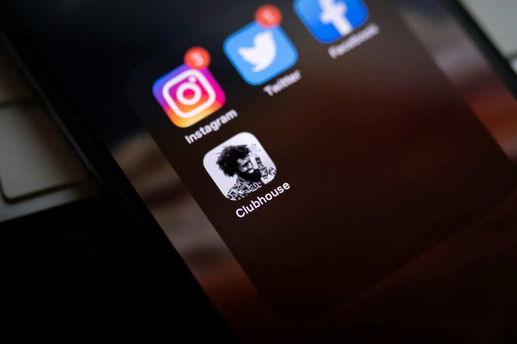 ユーザーの声：インスタのメッセージリクエストが見れない時の悩み