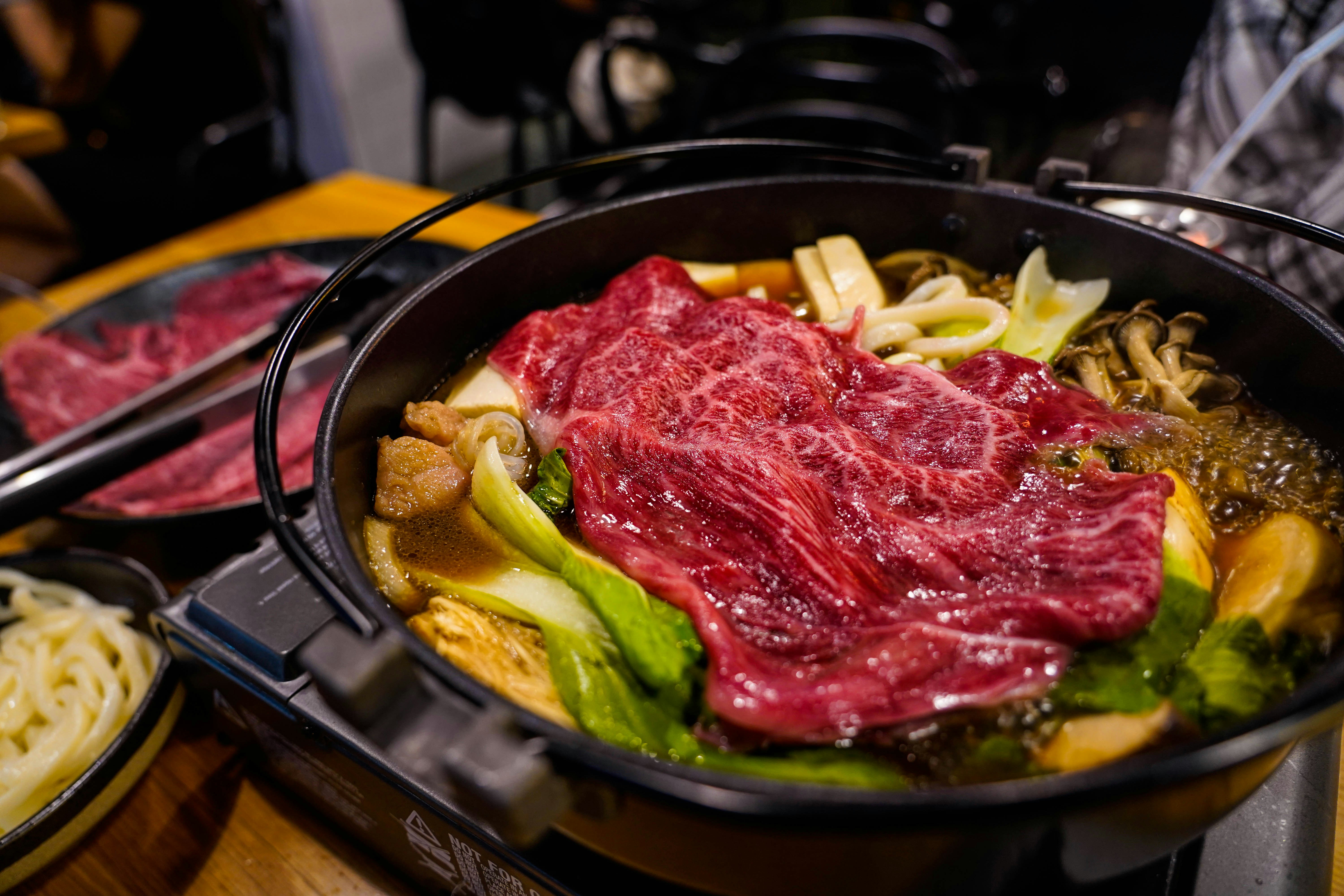 すき焼きにはどの豆腐？絹と木綿を徹底比較してみよう